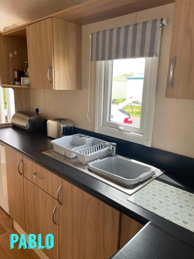 Towyn Six Berth En Suite Caravan Rhyl Eksteriør billede