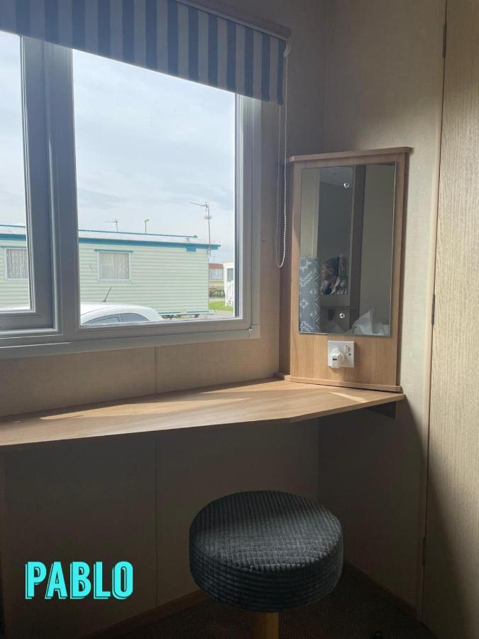 Towyn Six Berth En Suite Caravan Rhyl Eksteriør billede