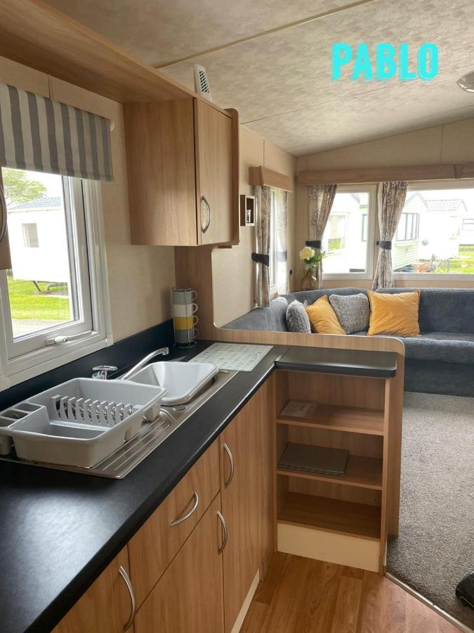 Towyn Six Berth En Suite Caravan Rhyl Eksteriør billede